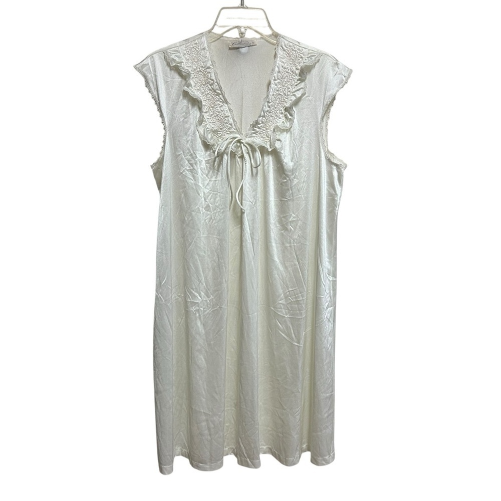 Vintage Collectibles Nightgown Size Medium Ivory Lace Trim Sleeveless USA